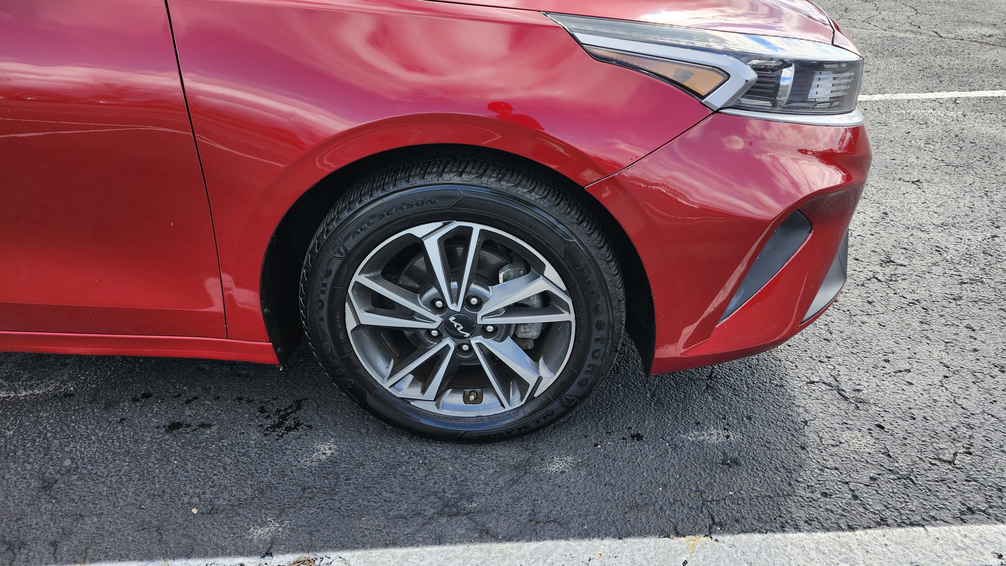 Used 2022 Kia Forte LXS w/ LXS Technology Package image 9