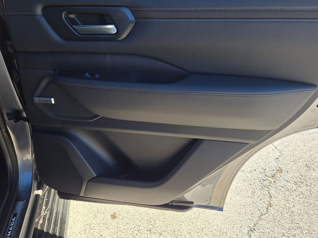 New 2026 Nissan Armada SL w/ Captain's Chari Seat Package image 8