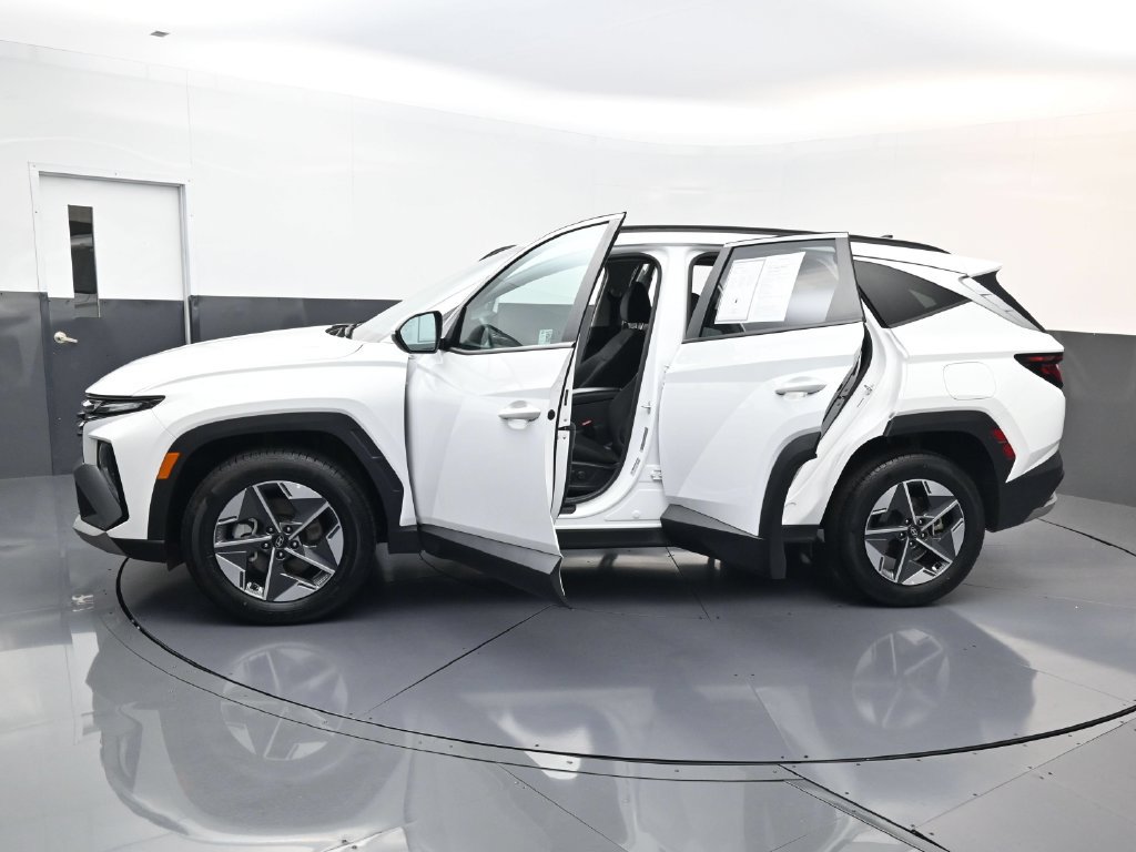 Certified 2025 Hyundai Tucson SEL AWD/4WD image 32