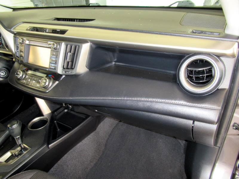 Used 2013 Toyota RAV4 XLE image 25