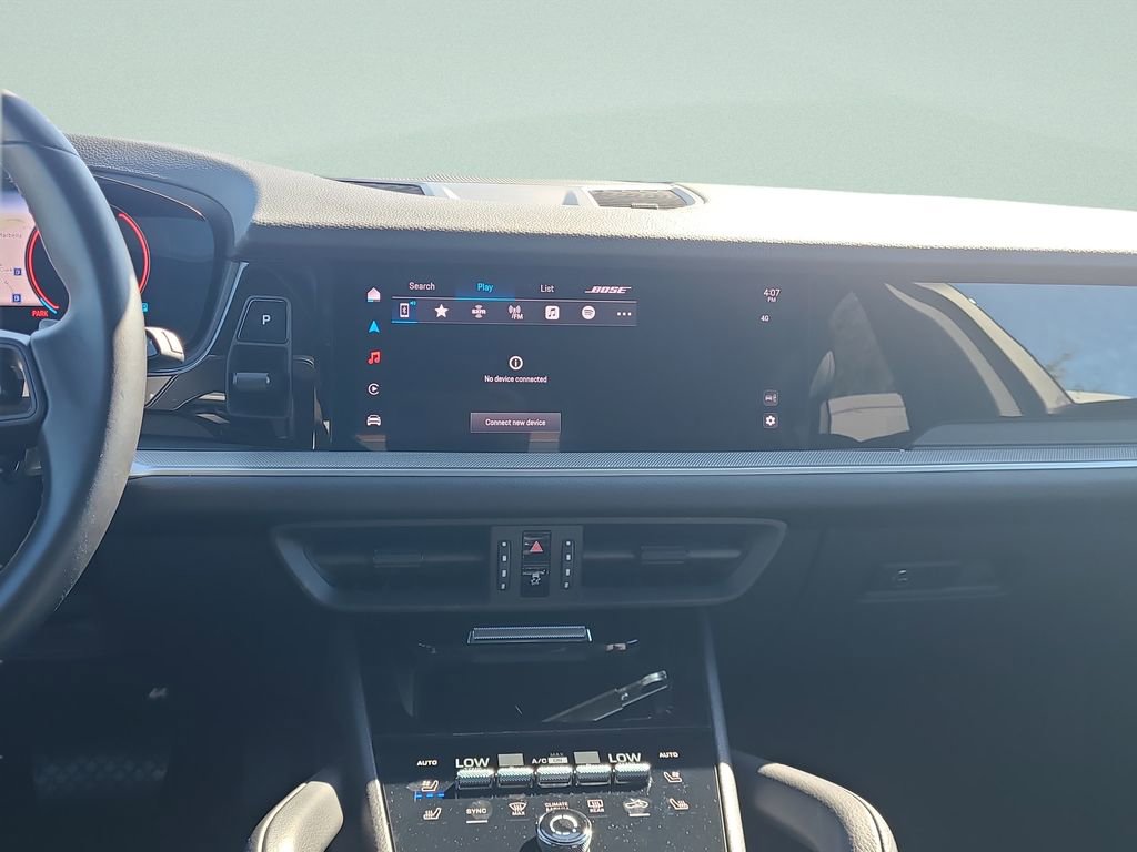 Used 2024 Porsche Cayenne AWD/4WD image 19