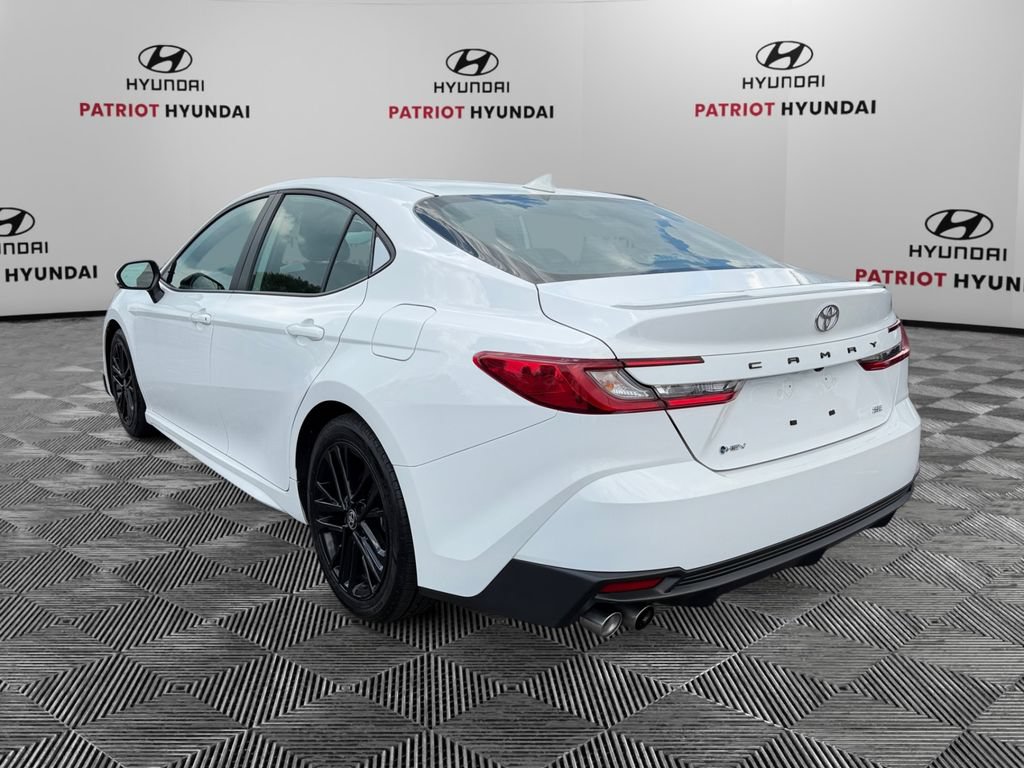Used 2025 Toyota Camry SE FWD image 5