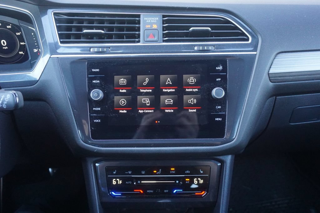 Used 2022 Volkswagen Tiguan SEL R-Line AWD/4WD image 12