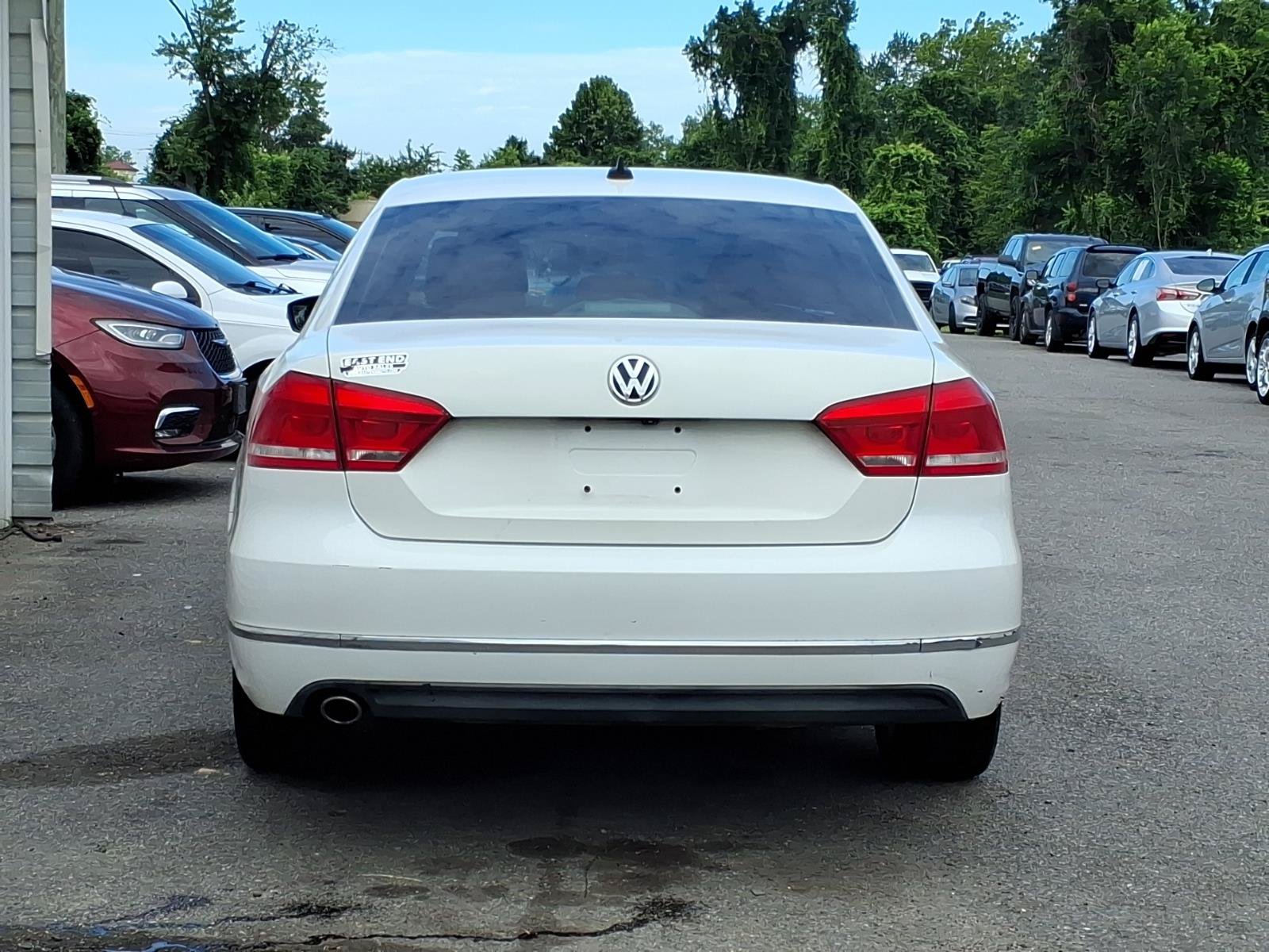 Used 2014 Volkswagen Passat TDI SEL Premium FWD image 4