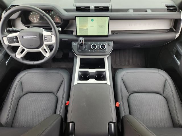 Used 2025 Land Rover Defender 110 X-Dynamic SE AWD/4WD image 25