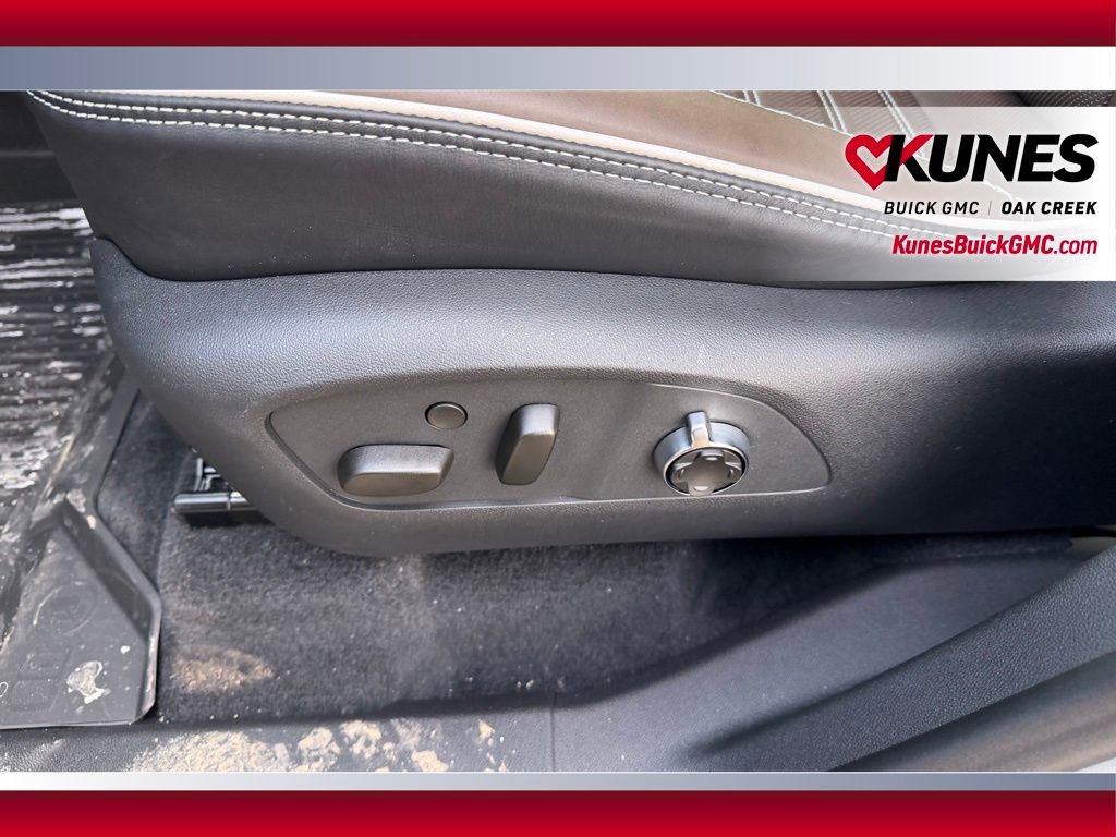 New 2026 GMC Acadia Denali Ultimate w/ LPO, Floor Liner Package image 13