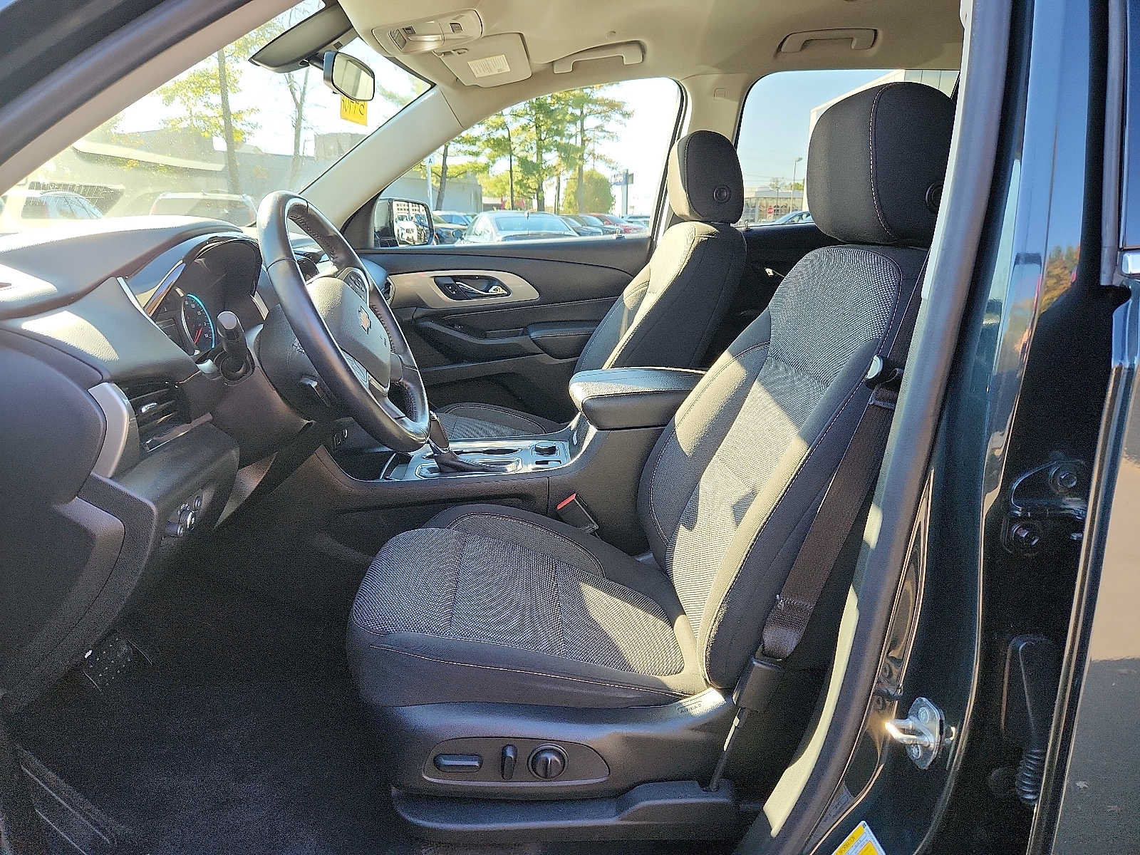Used 2018 Chevrolet Traverse LT AWD/4WD image 13