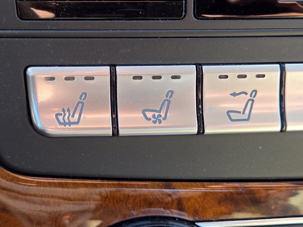 Used 2013 Mercedes-Benz SL 550 image 4