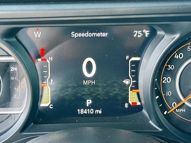 Used 2024 Jeep Wrangler Sahara w/ Dual Top Group AWD/4WD image 12