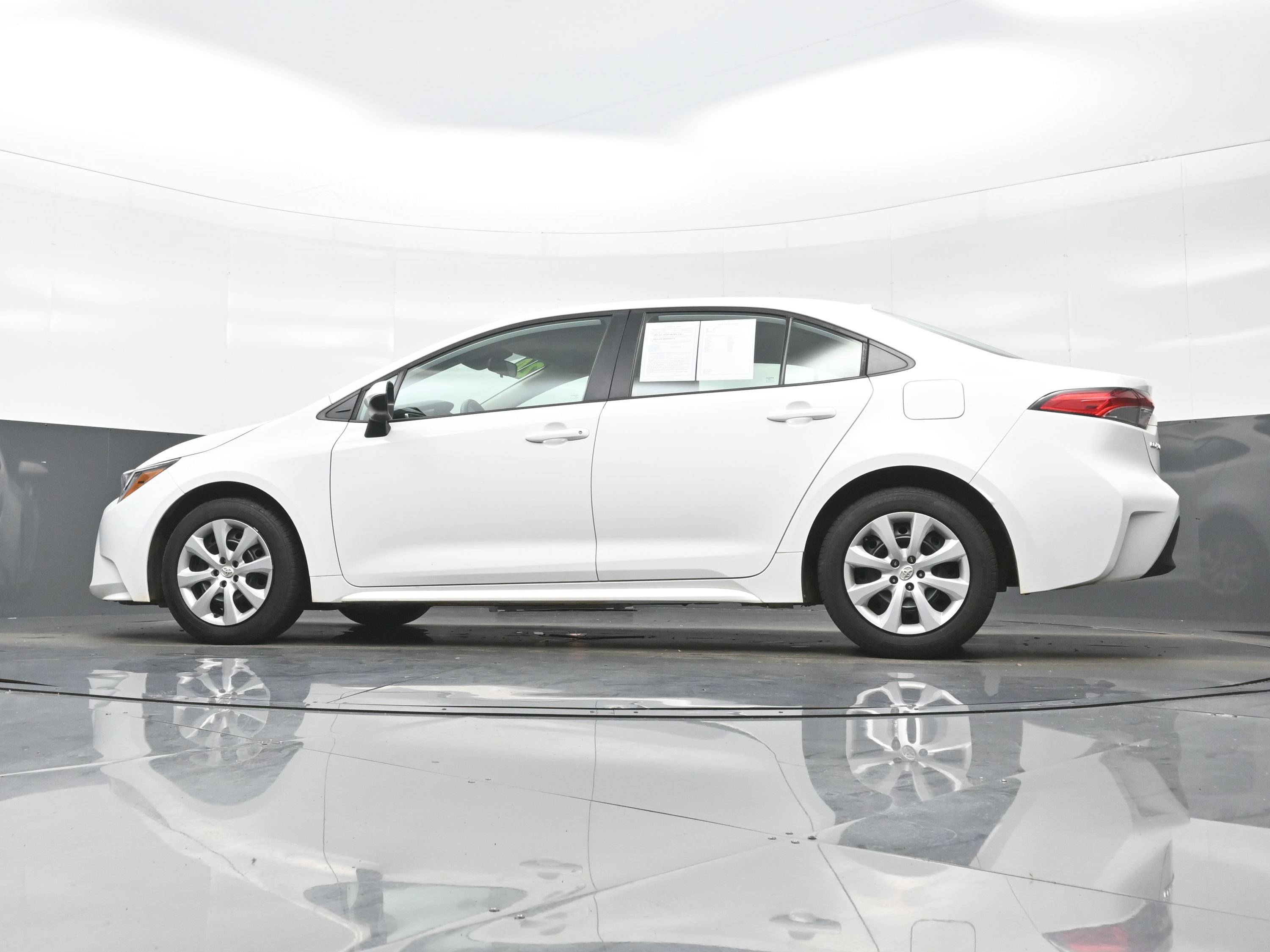 Used 2024 Toyota Corolla LE FWD image 25
