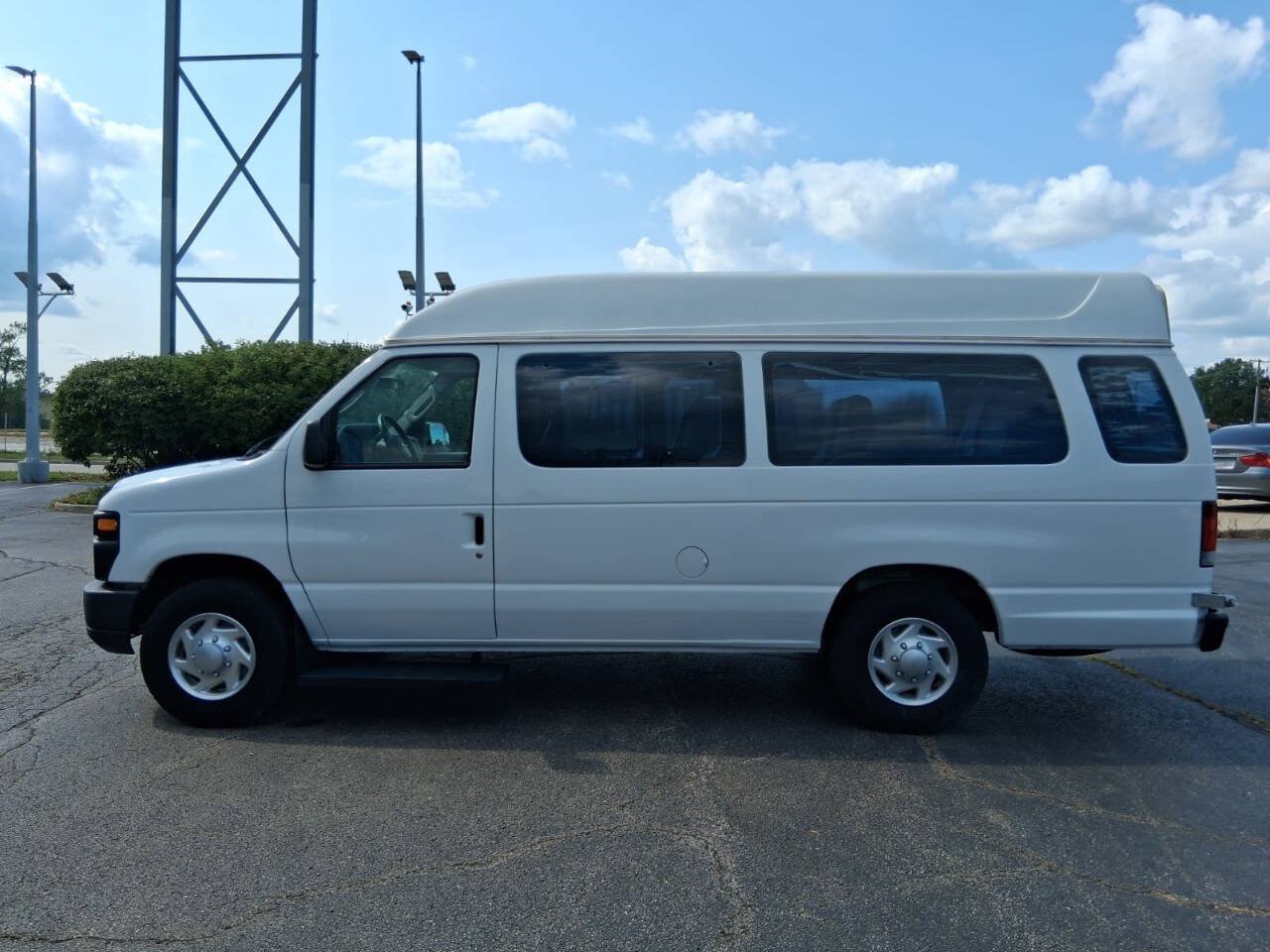 Used 2009 Ford E-250 and Econoline 250 Extended RWD image 5