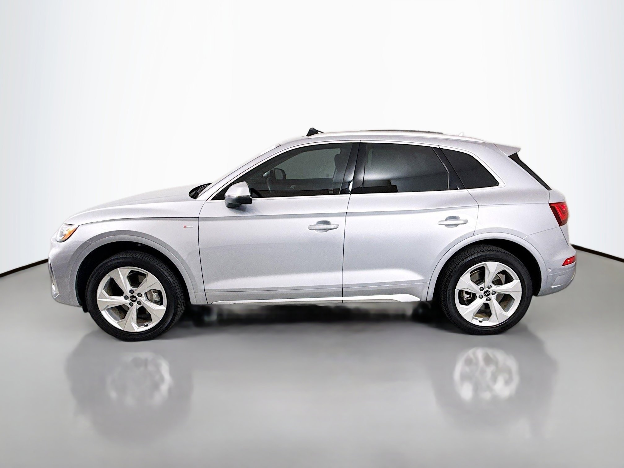 Used 2023 Audi Q5 2.0T Prestige image 4