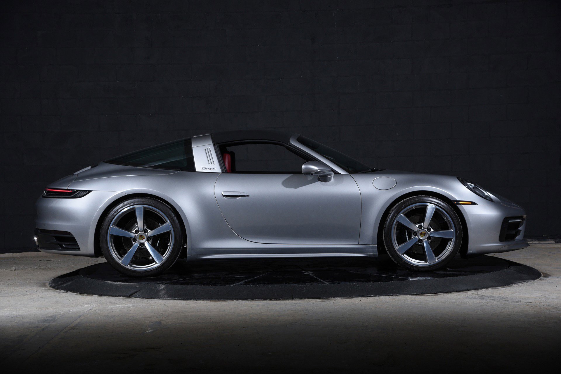 Used 2024 Porsche 911 Targa 4S image 2