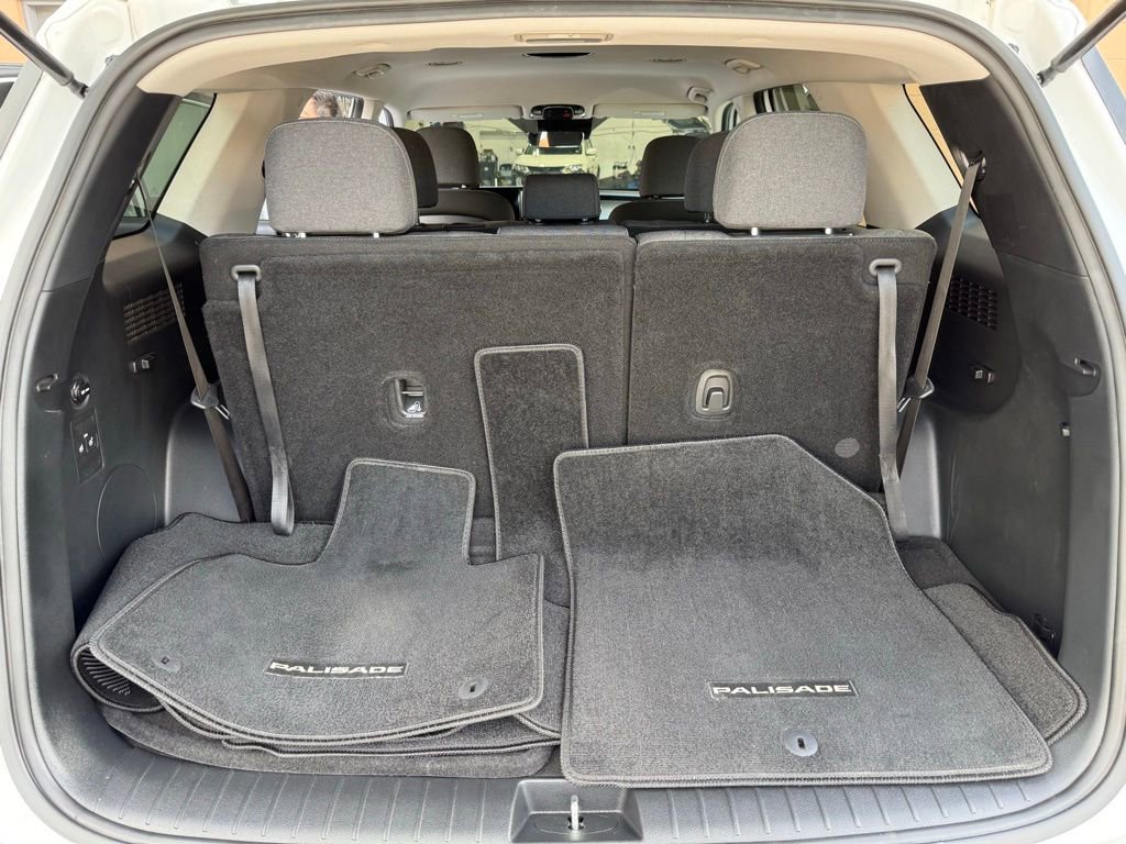 Used 2023 Hyundai Palisade SE w/ Cargo Package AWD/4WD image 16