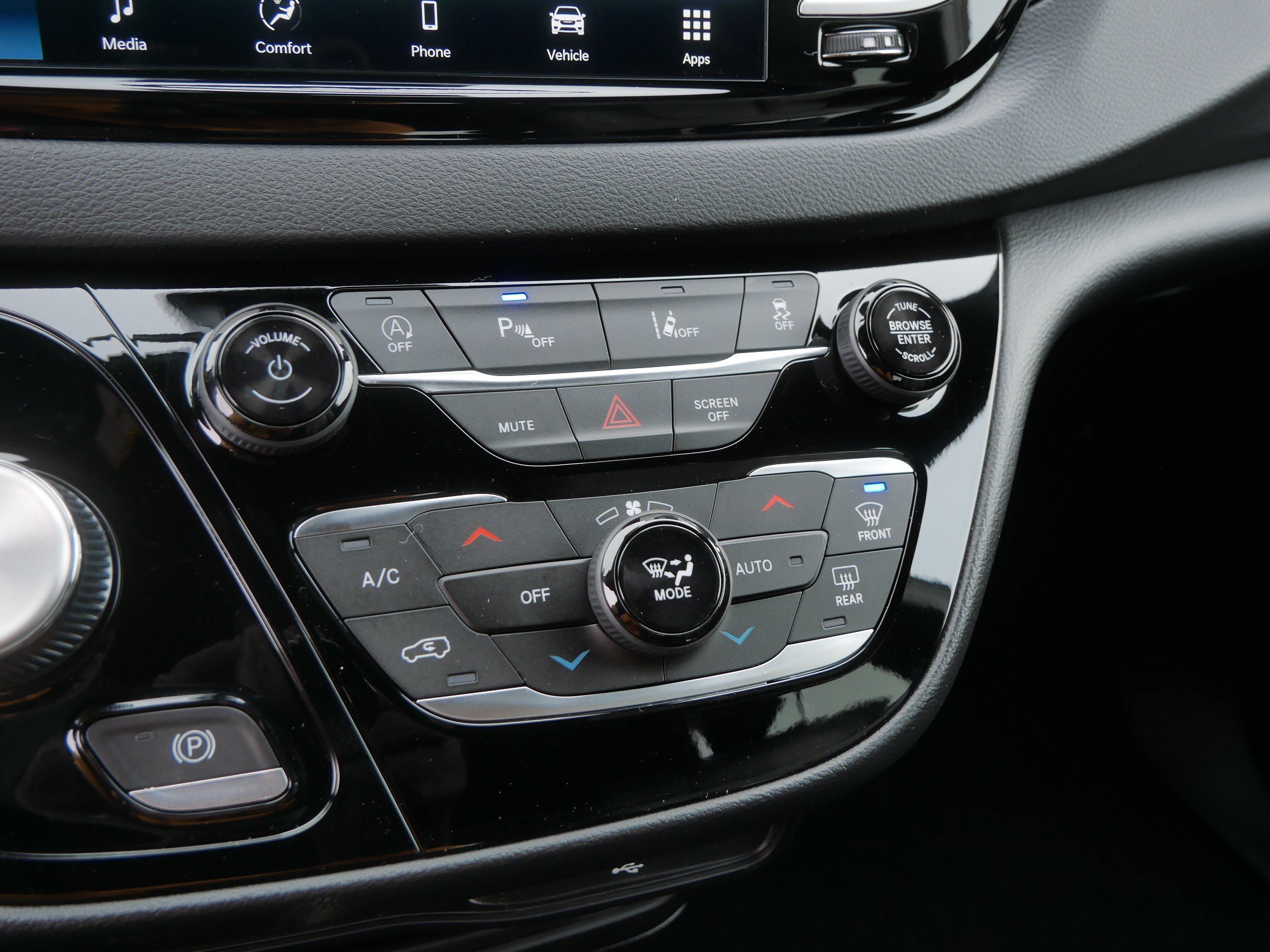 New 2026 Chrysler Voyager LX FWD image 16