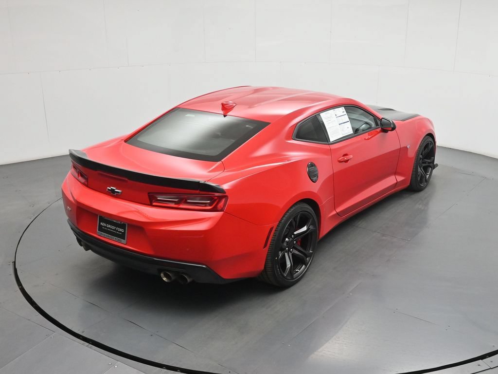 Used 2018 Chevrolet Camaro SS RWD image 38