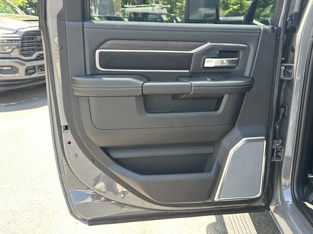 New 2026 RAM 2500 Laramie AWD/4WD image 21