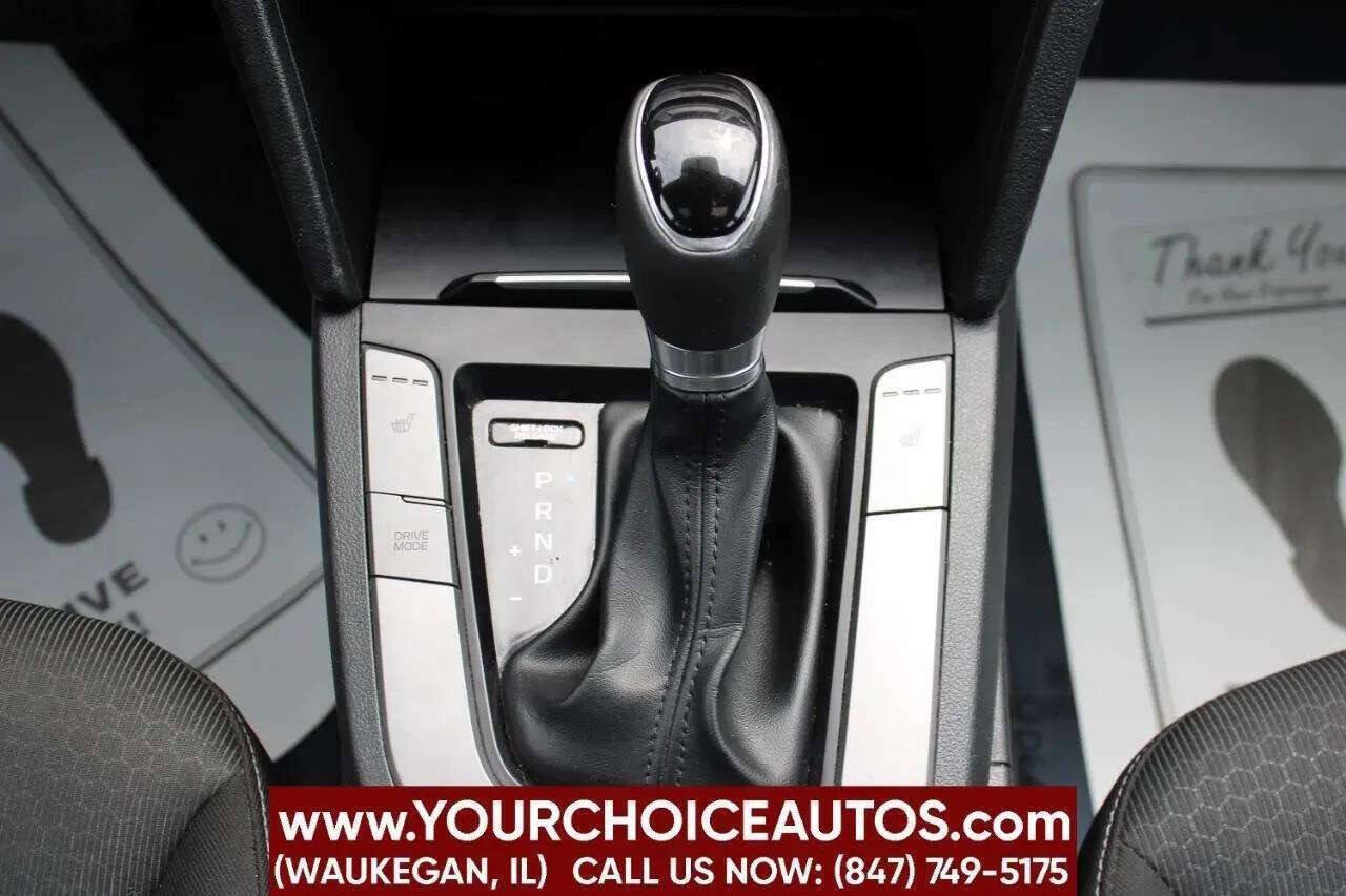 Used 2017 Hyundai Elantra Value Edition image 29