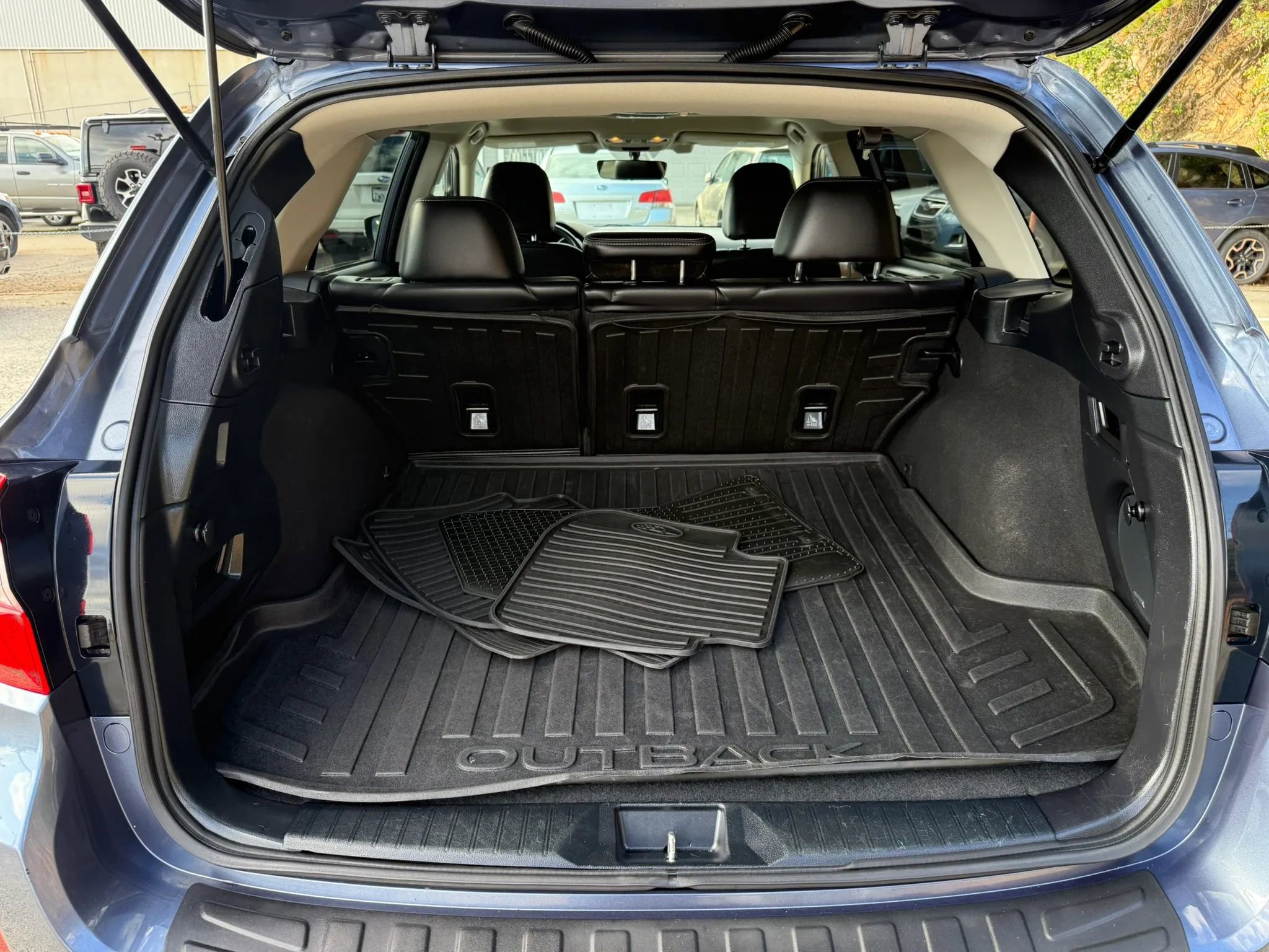 Used 2017 Subaru Outback 2.5i Limited AWD/4WD image 20