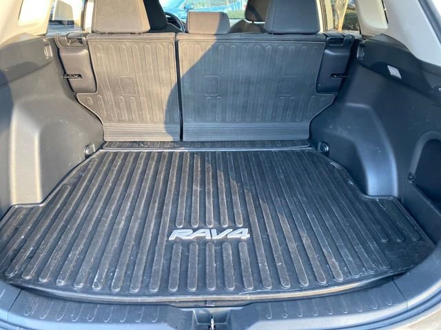 Used 2023 Toyota RAV4 LE image 24