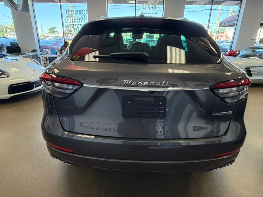 Used 2023 Maserati Levante GT AWD/4WD image 14