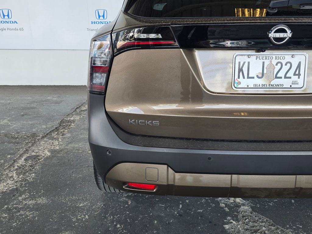 Used 2025 Nissan Kicks SR FWD image 51