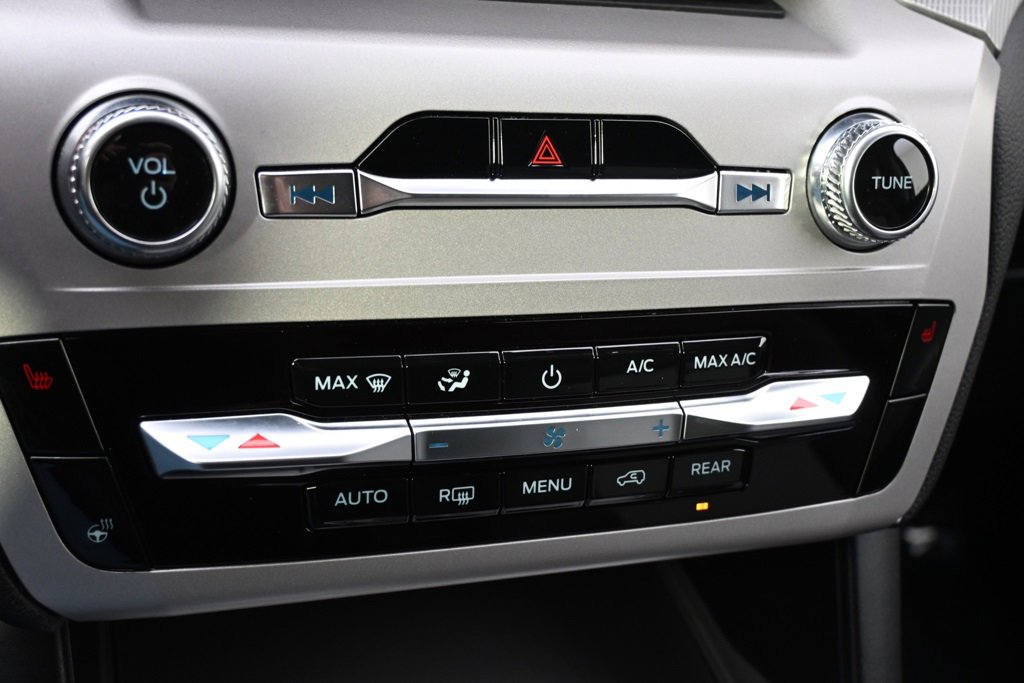 Used 2023 Ford Explorer XLT w/ Equipment Group 202A image 31