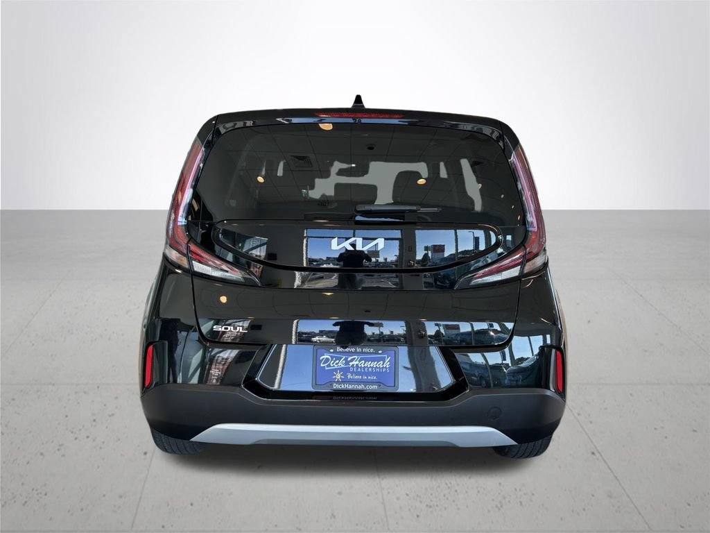 Used 2023 Kia Soul LX FWD image 8