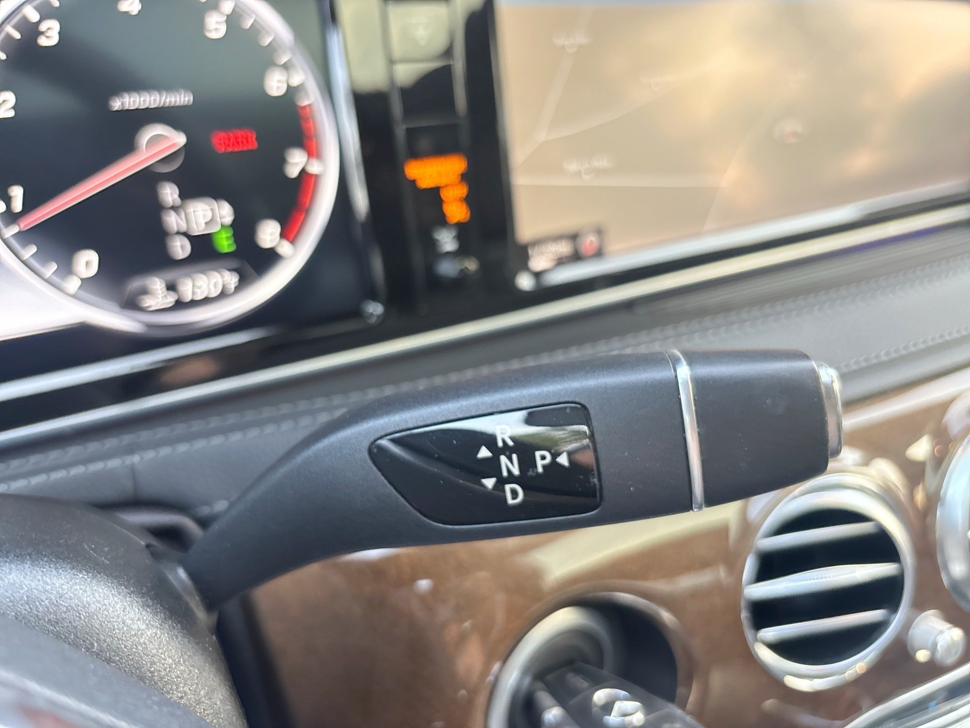 Used 2015 Mercedes-Benz S 550 4MATIC Sedan image 23