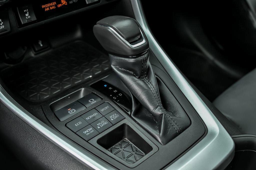 Used 2022 Toyota RAV4 XLE Premium AWD/4WD image 26