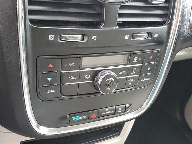 Used 2011 Chrysler Town & Country Touring image 20