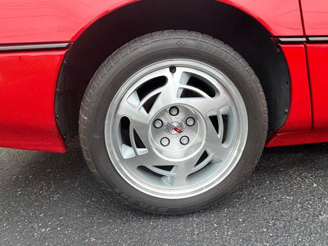 Used 2000 Chevrolet Corvette Coupe w/ Roof Pkg RWD image 8