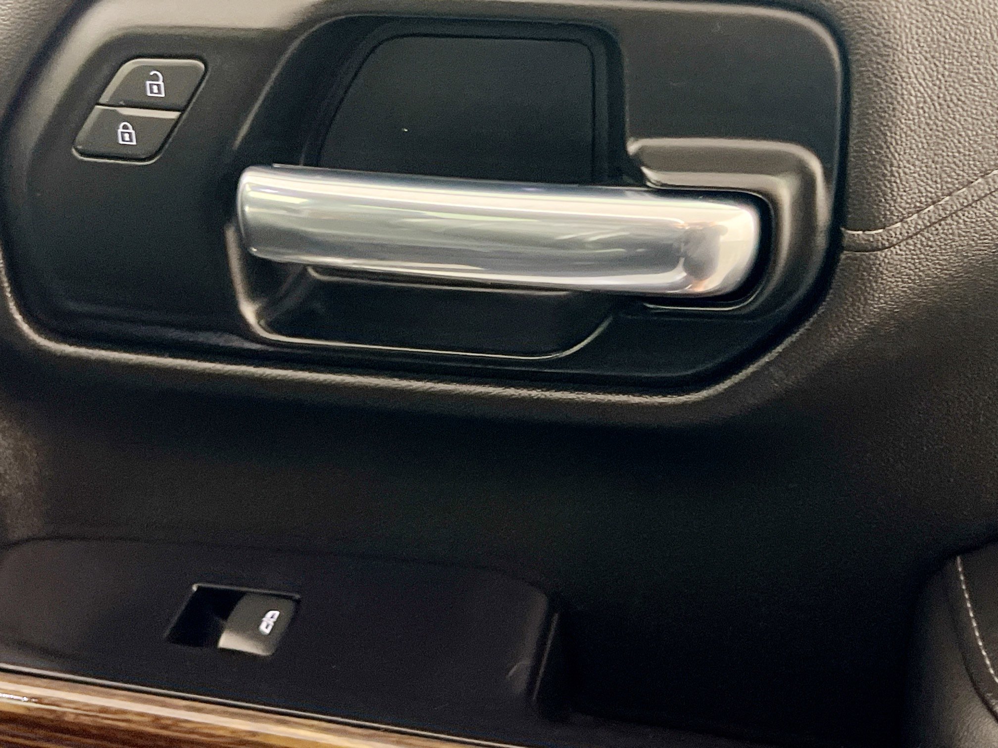 Used 2020 Chevrolet Silverado 1500 High Country w/ Technology Package image 32