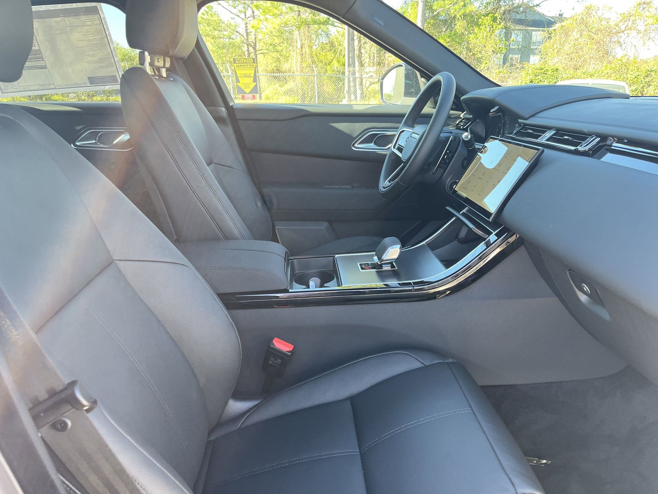 New 2026 Land Rover Range Rover Velar Dynamic SE image 21