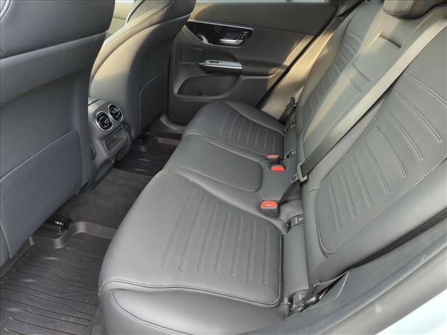 Used 2024 Mercedes-Benz GLC 300 4MATIC image 12