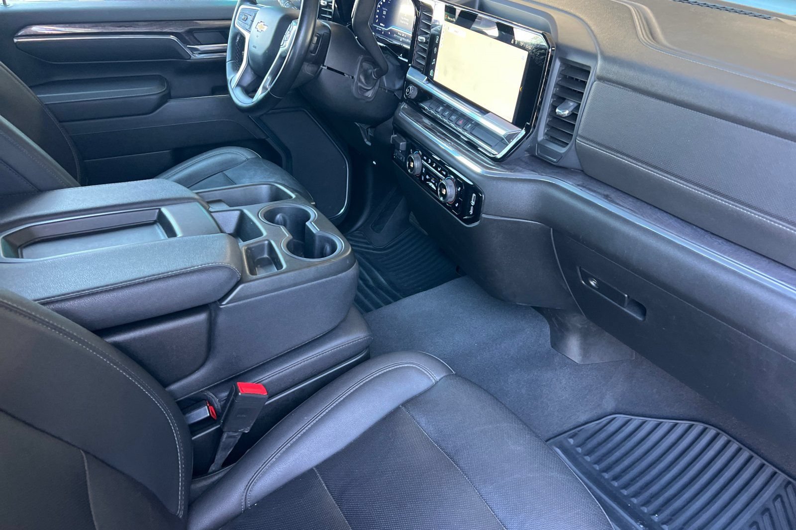 Used 2024 Chevrolet Silverado 2500 LTZ AWD/4WD image 15