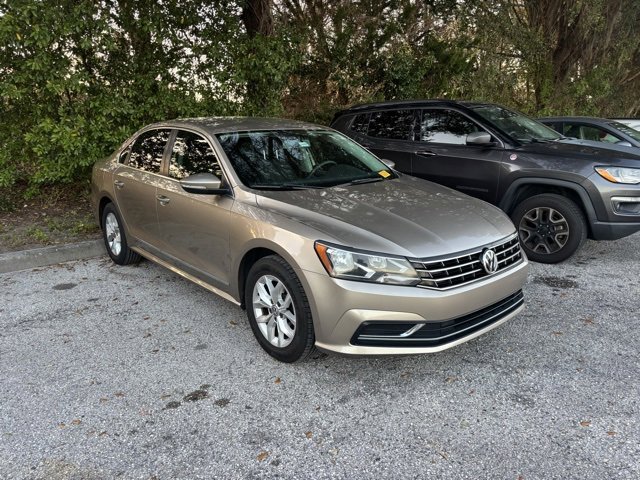 Used 2016 Volkswagen Passat 1.8T S image 7