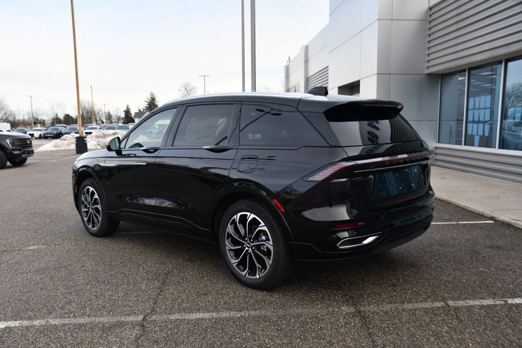 Used 2026 Lincoln Nautilus Reserve AWD/4WD image 4