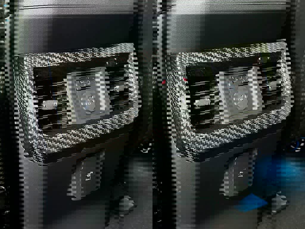 New 2026 Ford F250 Lariat w/ Black Appearance Package image 13