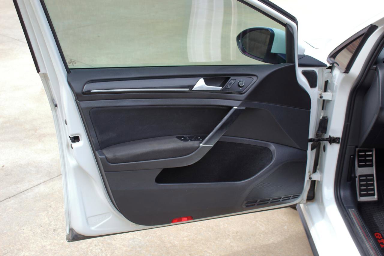 Used 2017 Volkswagen GTI S image 40