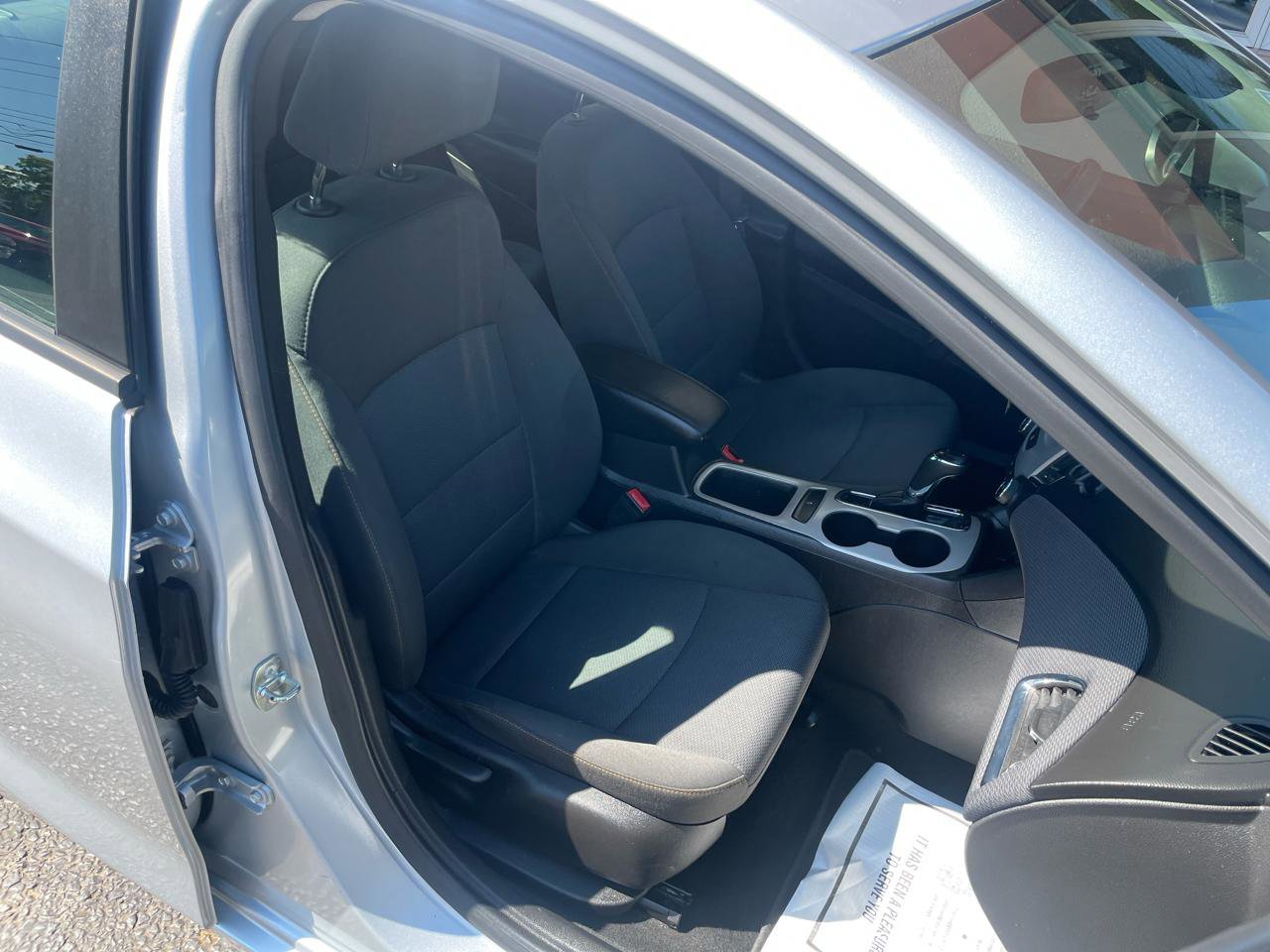 Used 2018 Chevrolet Cruze LS FWD image 29