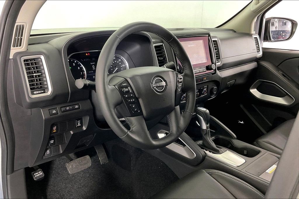 Used 2024 Nissan Frontier SL w/ Technology Package image 18