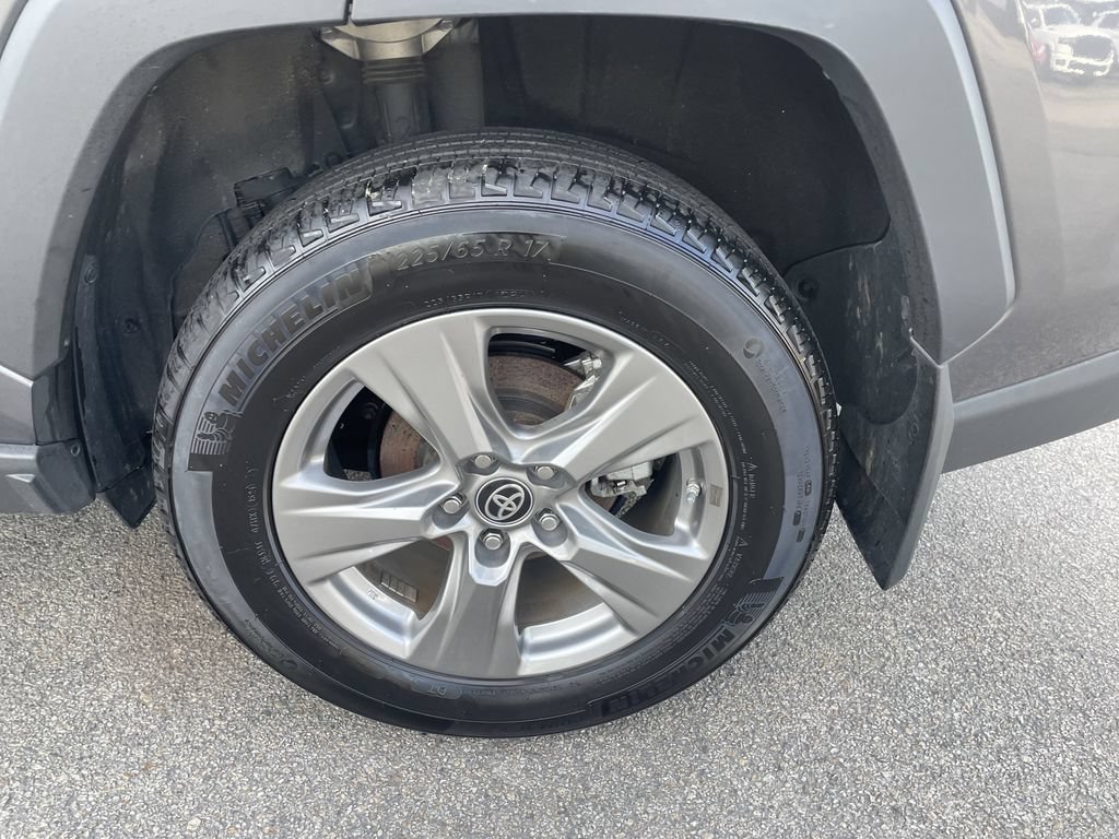 Used 2024 Toyota RAV4 LE AWD/4WD image 10