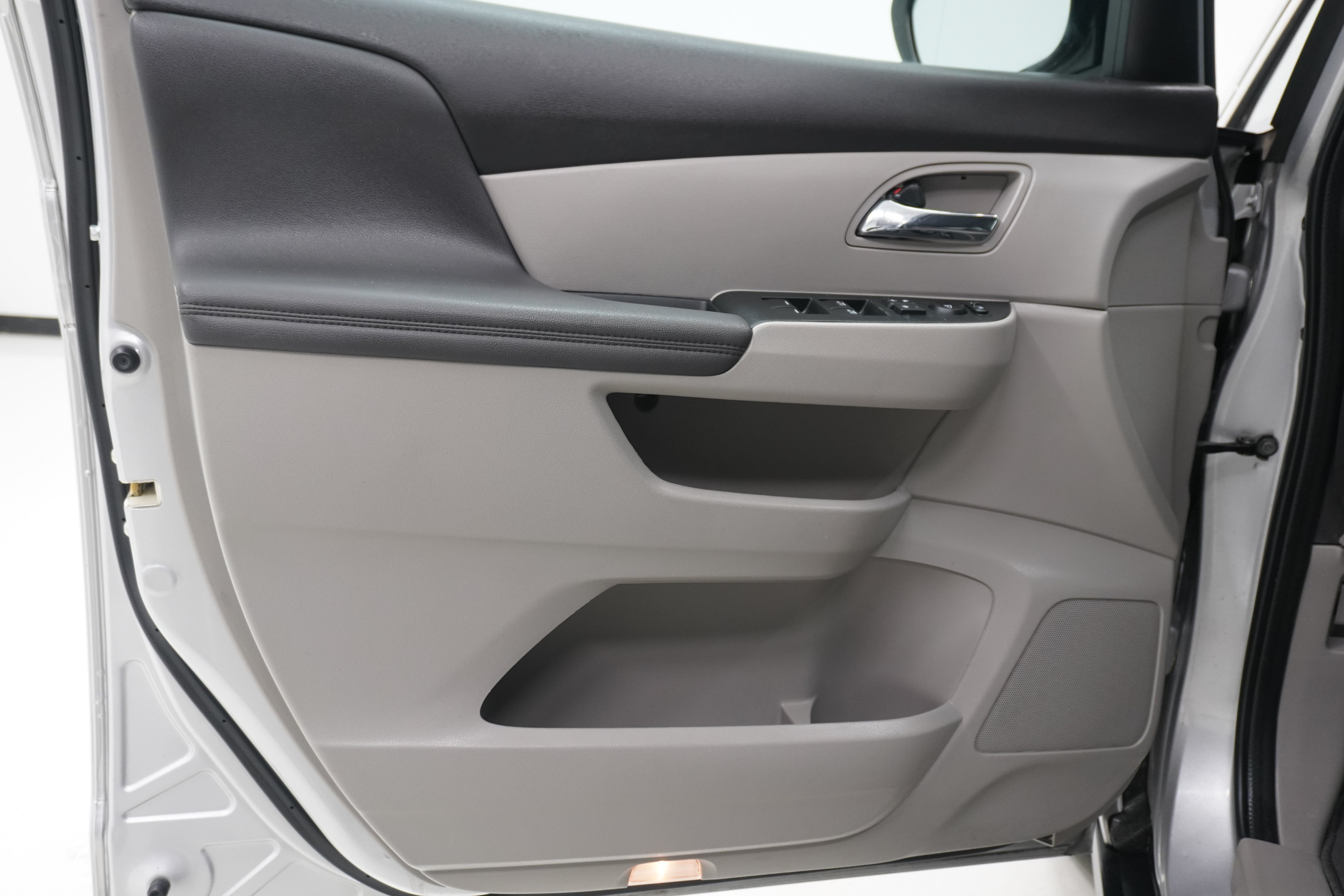 Used 2015 Honda Odyssey EX-L image 16