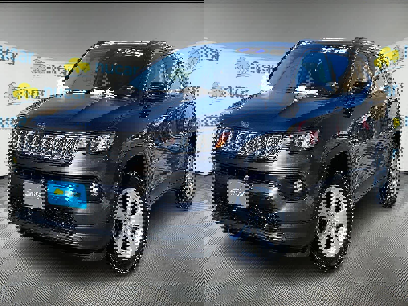 Used 2022 Jeep Compass Latitude w/ Mopar Graphics Package image 3