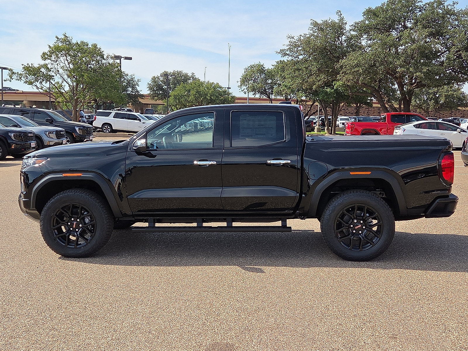 New 2026 GMC Canyon Denali w/ LPO, Denali Black Edition AWD/4WD image 2