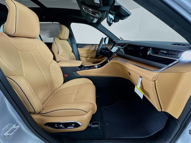 New 2025 Jeep Grand Cherokee Summit image 33