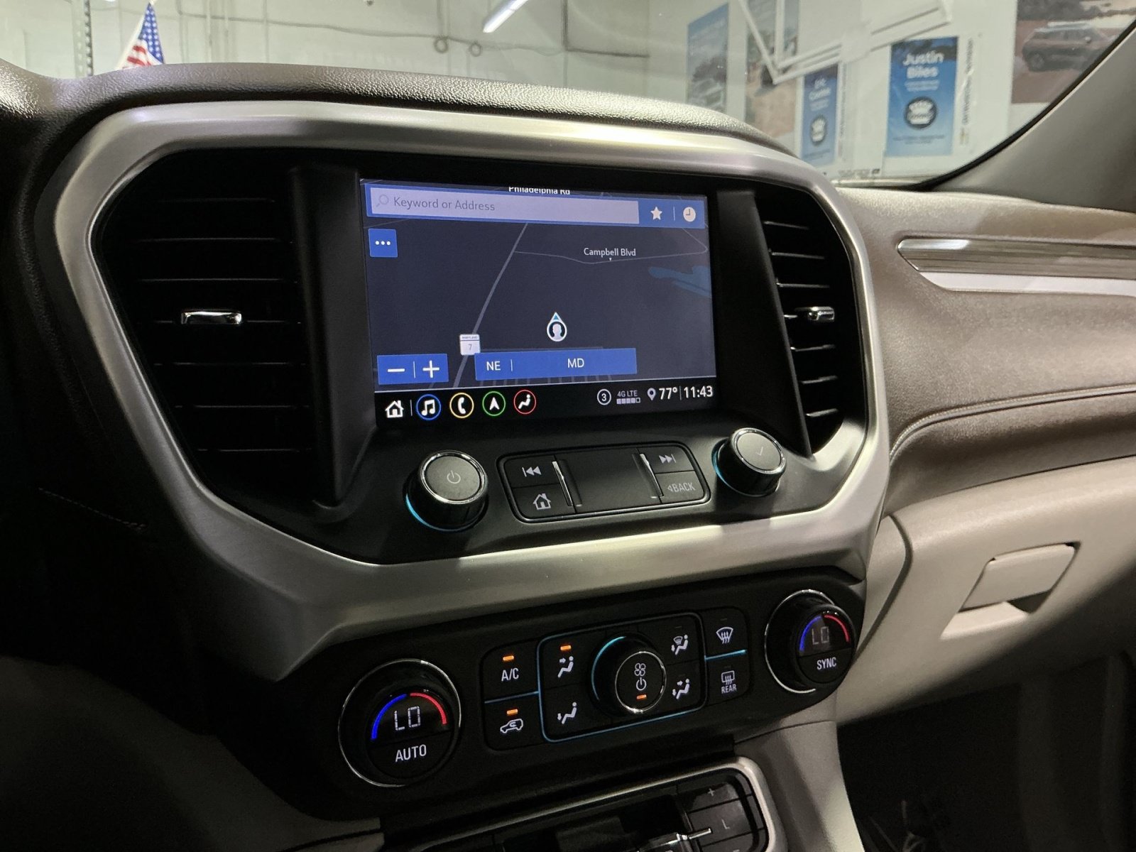 Used 2020 GMC Acadia SLT w/ Driver Alert Package II FWD image 21