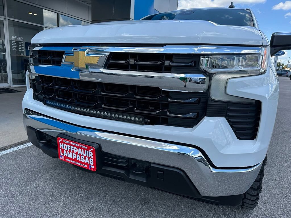 Used 2023 Chevrolet Silverado 1500 LT AWD/4WD image 15
