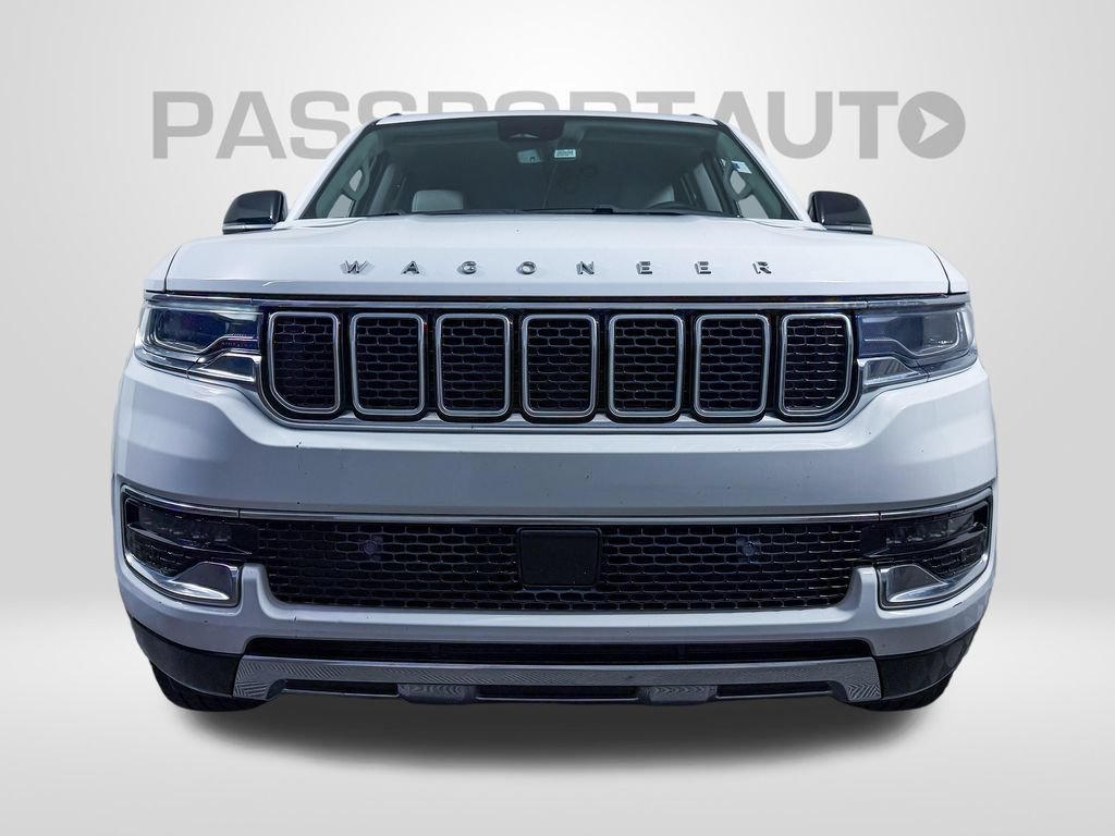 Used 2024 Jeep Wagoneer L Series III w/ Flexible Seating Group AWD/4WD image 2
